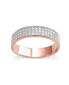 3 mity na temat pierścionków z różowego złota