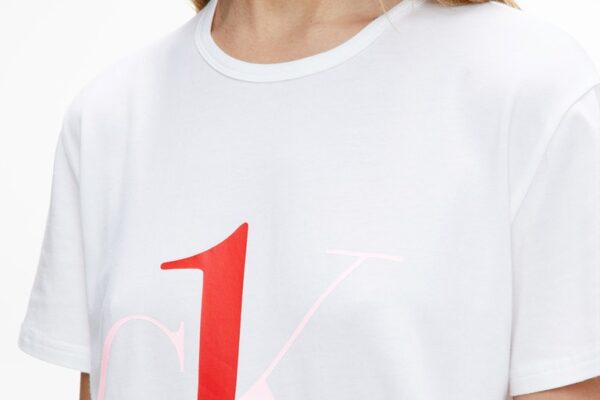 Damski T-shirt – jak wybrać?