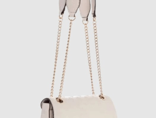 Praktyczne spojrzenie na dodatki, które ułatwiają codzienne planowanie stroju